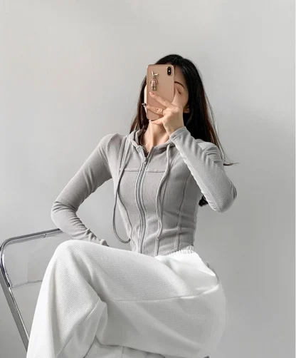 Sexy Cropped Hoodie with Zippered Closure - Image 8